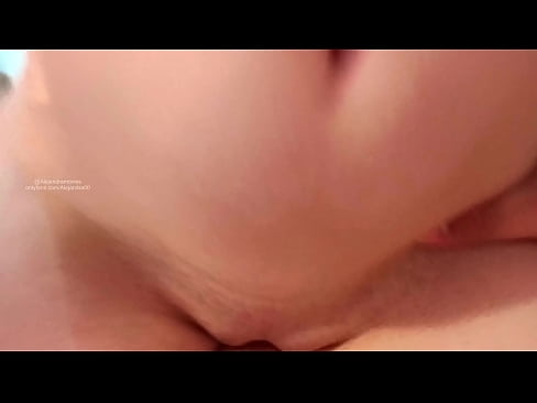 ❤️ Nukuin siskoni huoneessa ja niin heräsin siihen Porno at us ❌️❤
