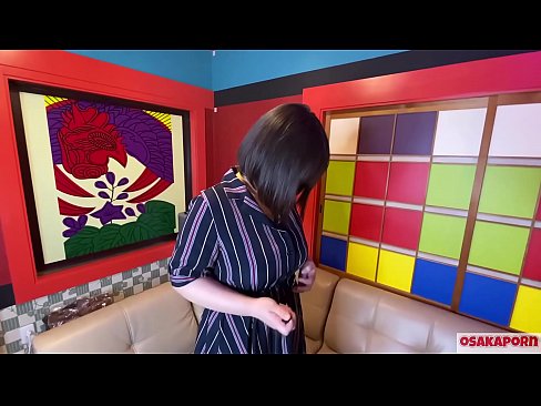 ❤️ Japanilainen söpöläinen isotissinen masturboi seksileluilla ja saa orgasmin. Hän kertoo haastattelussa panokokemuksestaan. Valtavat tissit ja karvainen pillu voihkii äänekkäästi. Osakaporn Porno at us ❌️❤